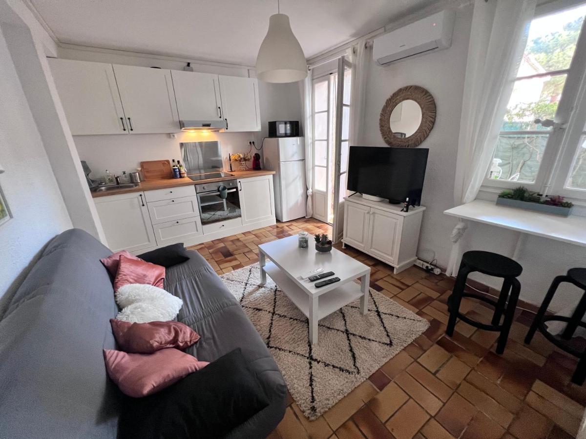 Sympathique Studio En Rez De Jardin Dans Residence Hyeres Luaran gambar