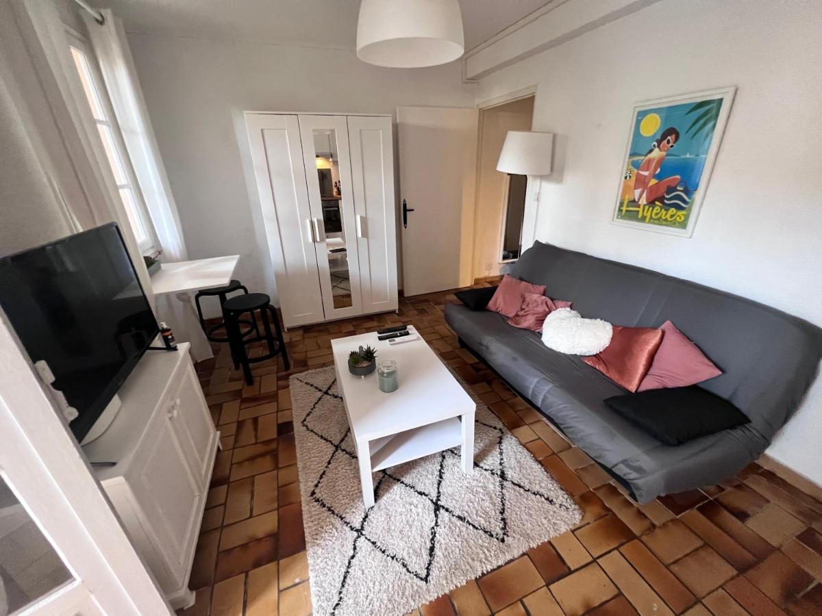 Sympathique Studio En Rez De Jardin Dans Residence Hyeres Luaran gambar